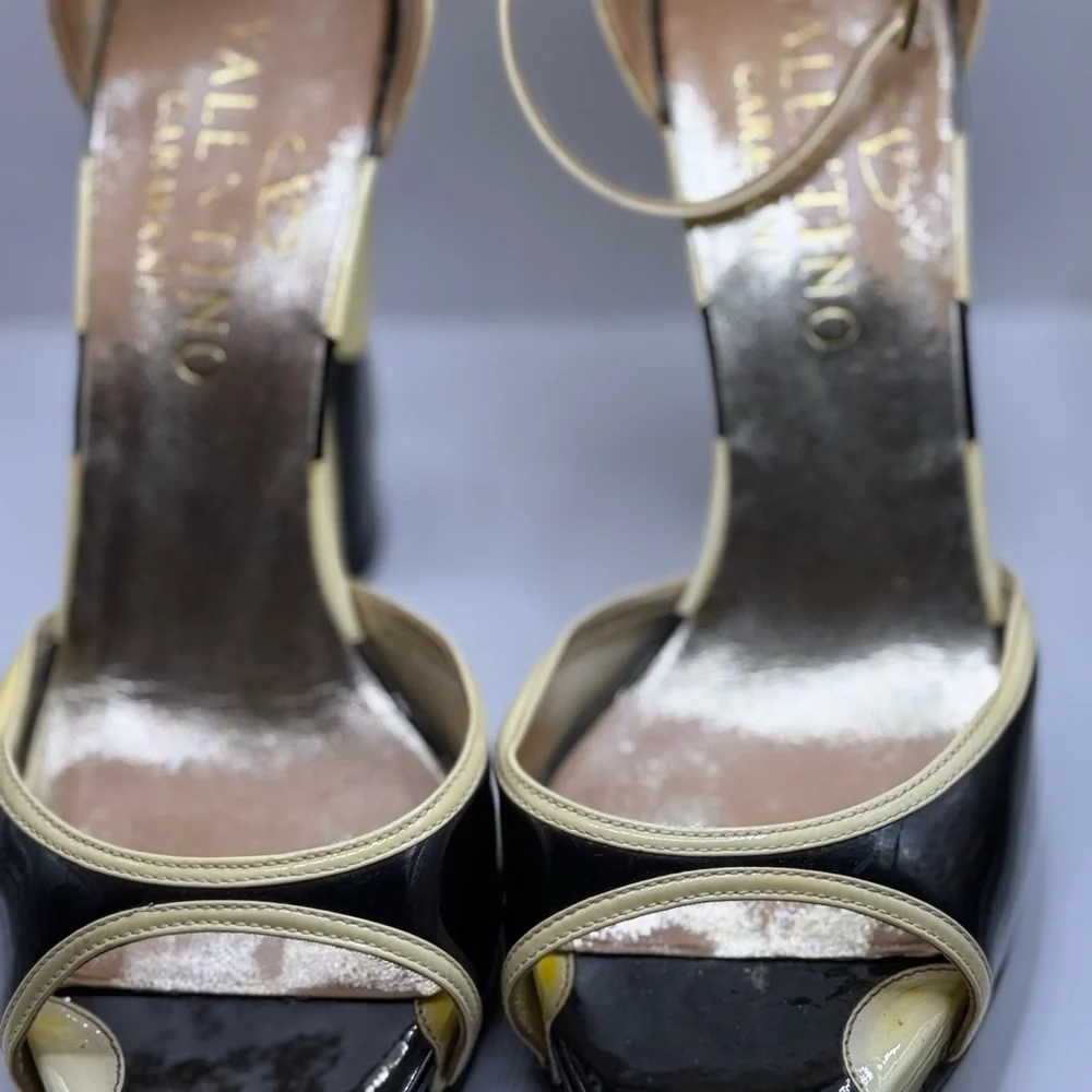 Valentino Black and Cream Strappy Heels - Picture 9 of 14